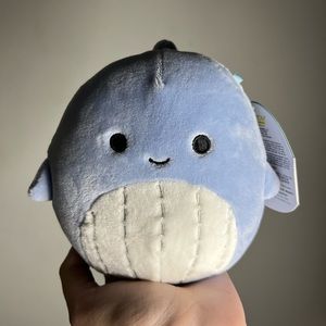 BNWT 5” Samir 🐋